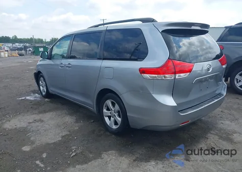2011 Toyota Sienna Le V6 из США, поврежденный, VIN 5TDKK3DCXBS156054